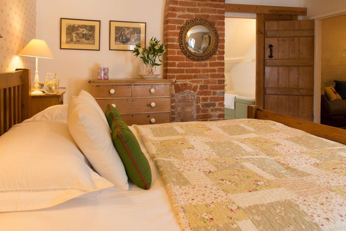 Wren Cottage, A Very Cosy Historic Coastal Cottage In A Pretty Little Village Wickham Market Exterior photo